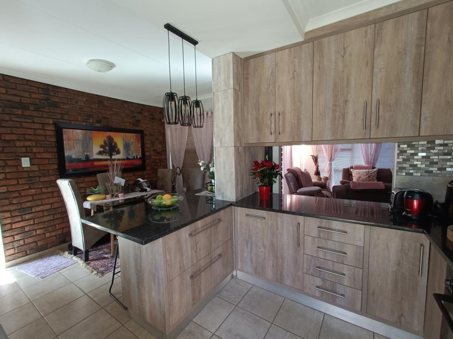 3 Bedroom Property for Sale in Heuwelsig Free State
